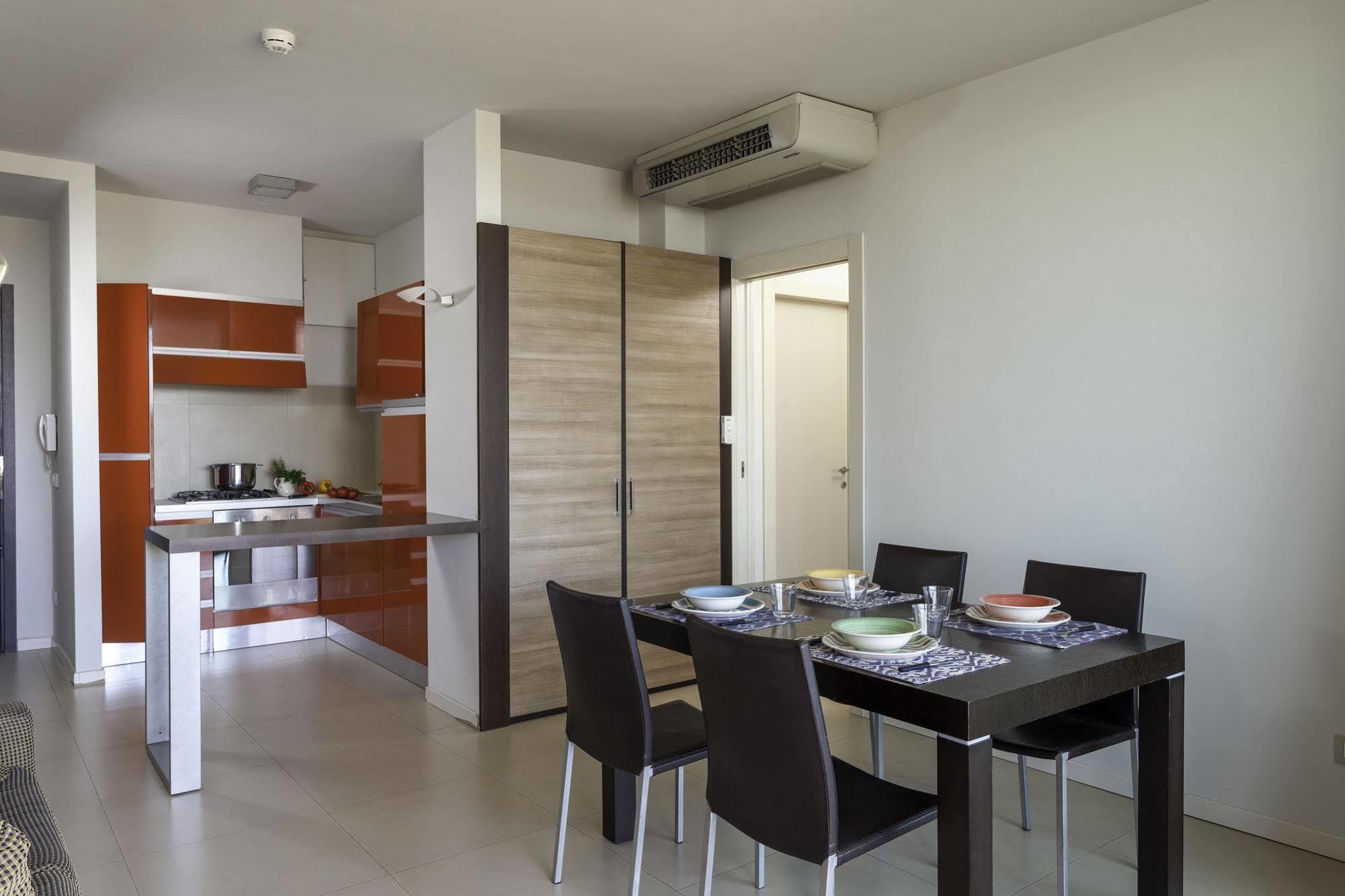 Residence Delfina Rimini Exterior foto